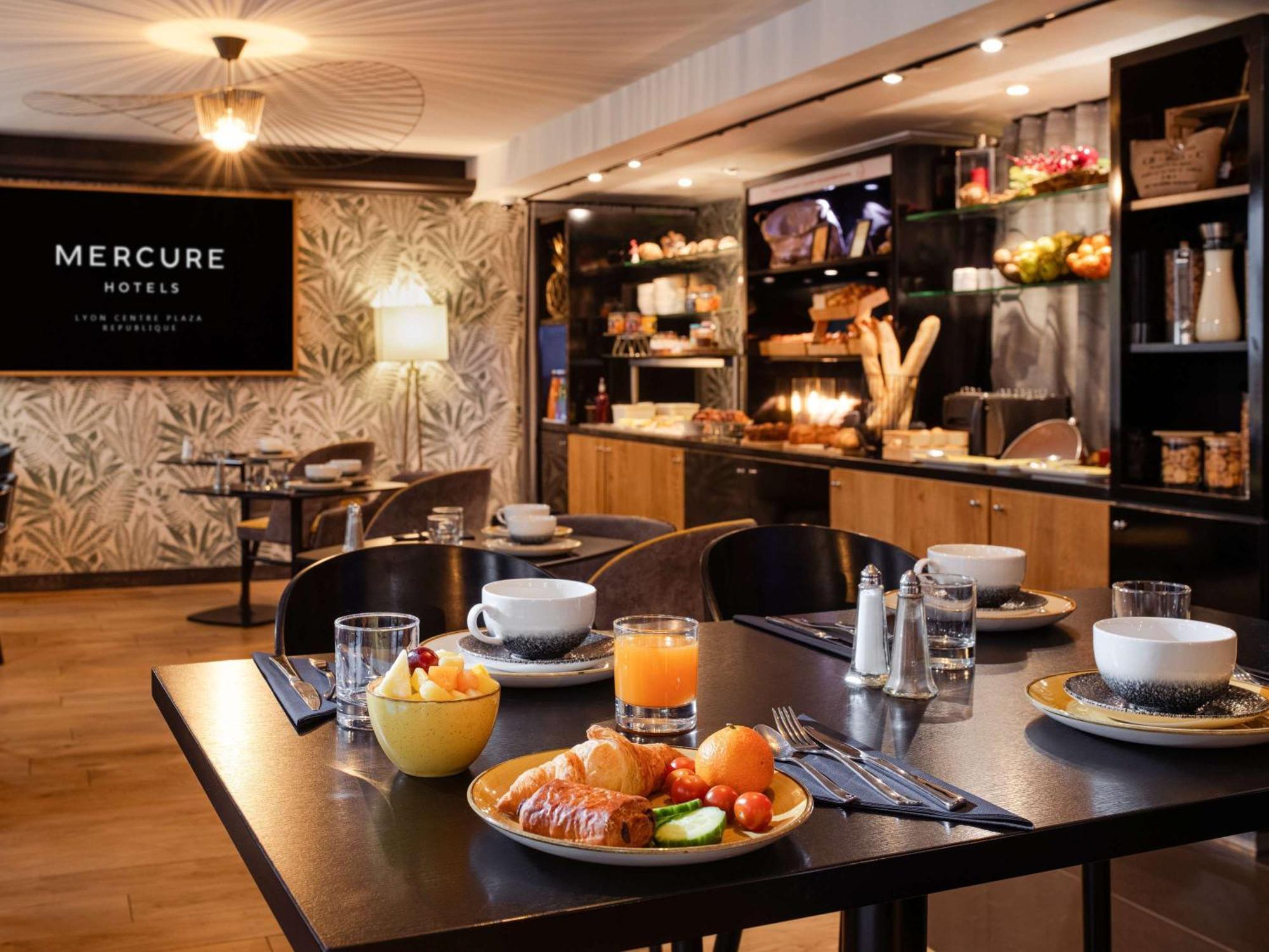 Mercure Lyon Centre Plaza Republique Екстериор снимка